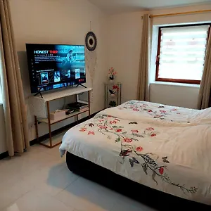 gemtliche-ferienwohnung-in-ruhigem-einfamilienhaus.hamburg-hotels-de.com/
